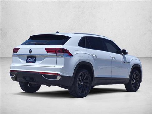 Used 2022 Volkswagen Atlas Cross Sport SE FWD image 5