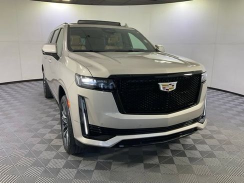 Used 2023 Cadillac Escalade ESV Sport w/ Touring Package AWD/4WD image 3