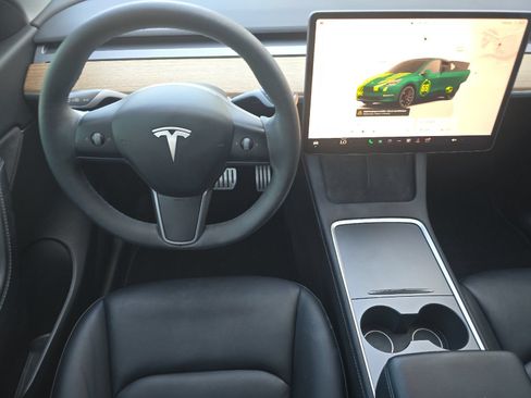 Used 2022 Tesla Model Y Performance AWD/4WD image 13