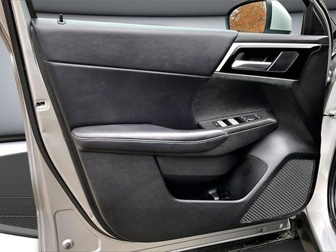 Used 2023 Mitsubishi Outlander SE image 17