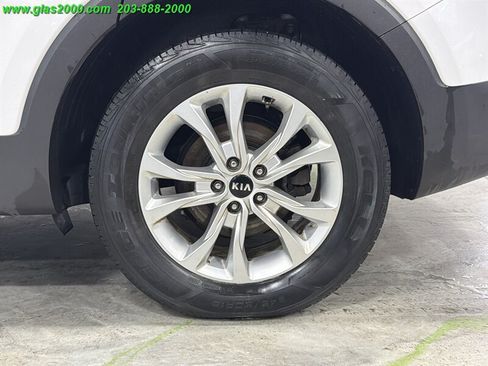 Used 2021 Kia Telluride LX AWD/4WD image 16