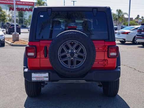 Used 2025 Jeep Wrangler Unlimited Sport AWD/4WD image 5