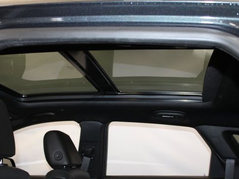 Certified 2022 Cadillac XT5 Premium Luxury image 11