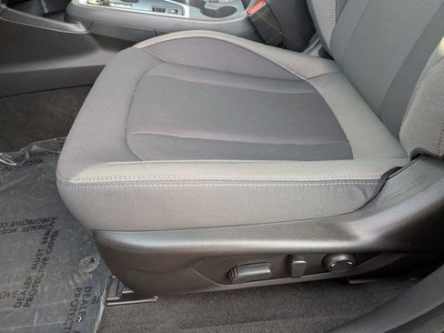 Certified 2025 Subaru Crosstrek 2.0i Premium image 11