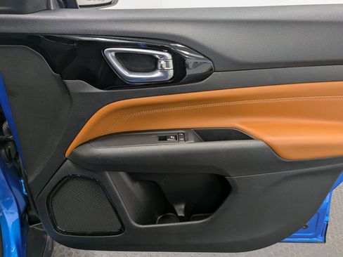 Used 2024 Jeep Compass Limited image 27