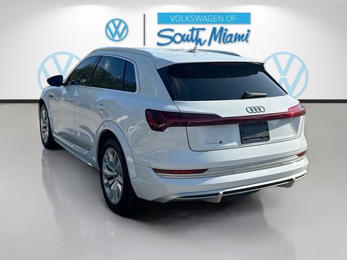 Used 2023 Audi e-tron S Premium Plus image 5