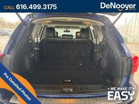 Used 2017 Nissan Pathfinder Platinum w/ Family Entertainment Package image 34