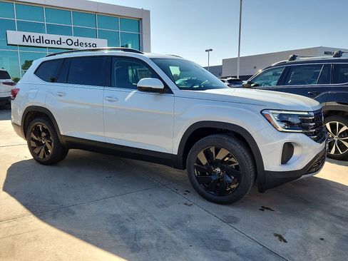 New 2026 Volkswagen Atlas SE image 8