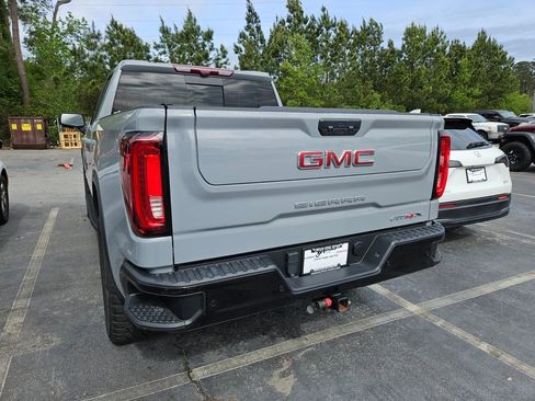 Used 2024 GMC Sierra 1500 AT4X image 9