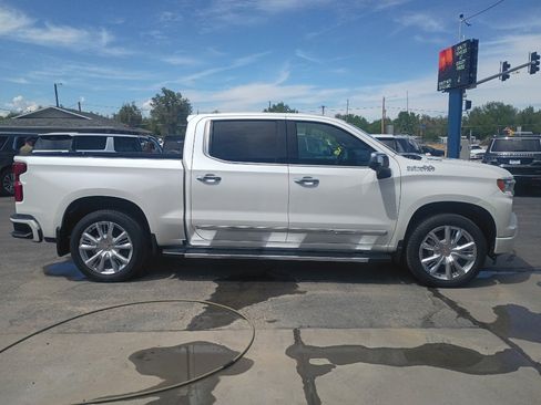 Used 2024 Chevrolet Silverado 1500 High Country w/ High Country Premium Package AWD/4WD image 5