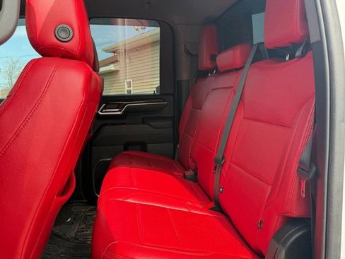 Used 2024 GMC Sierra 2500 SLE image 12