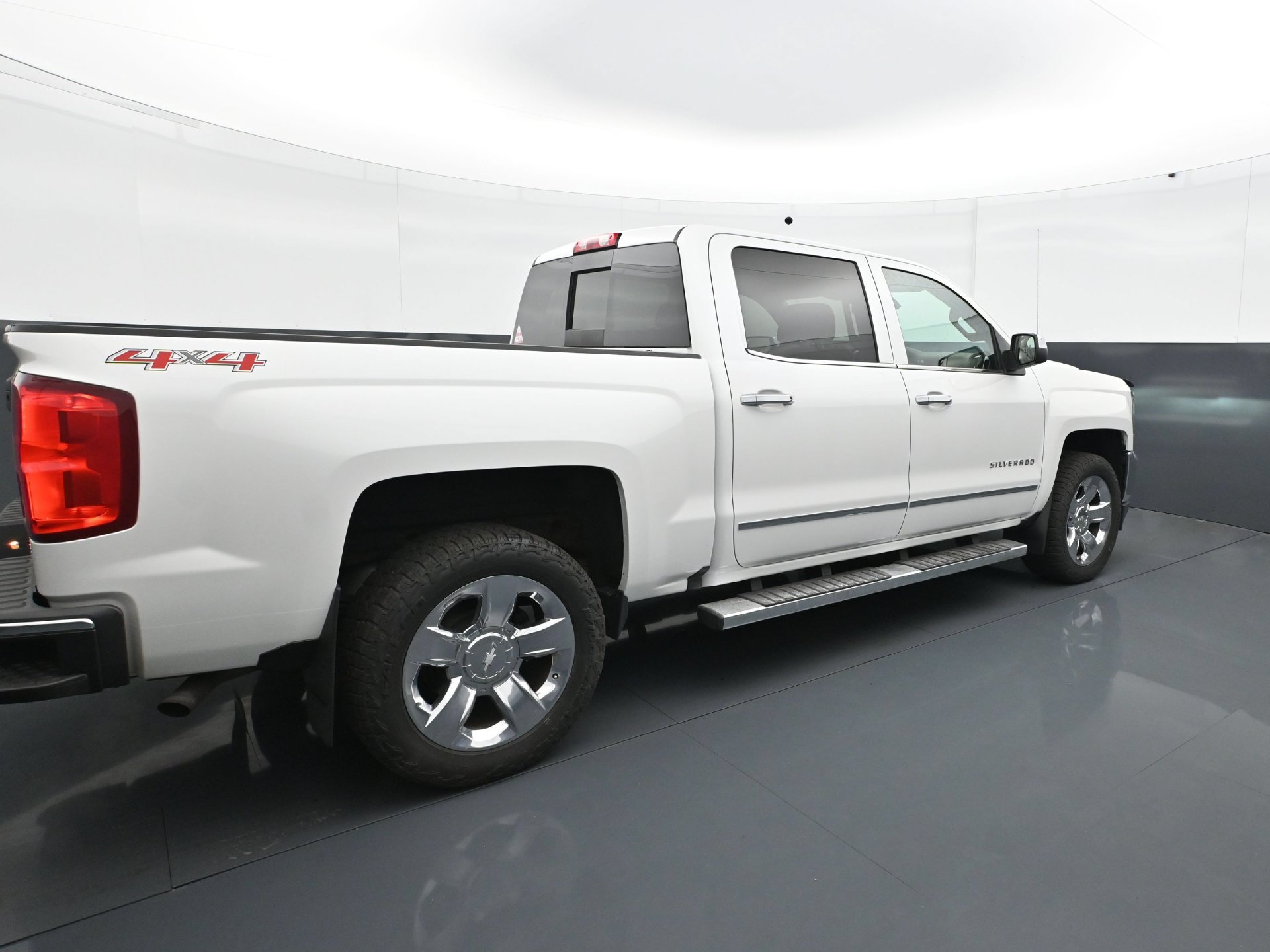 Used 2016 Chevrolet Silverado 1500 LTZ w/ Sport Package AWD/4WD image 7