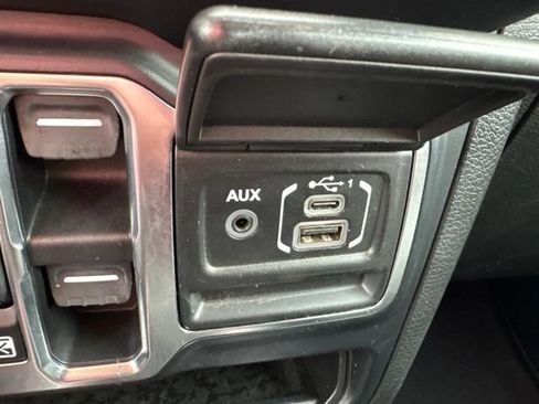 Used 2019 Jeep Wrangler Unlimited Sport S AWD/4WD image 6