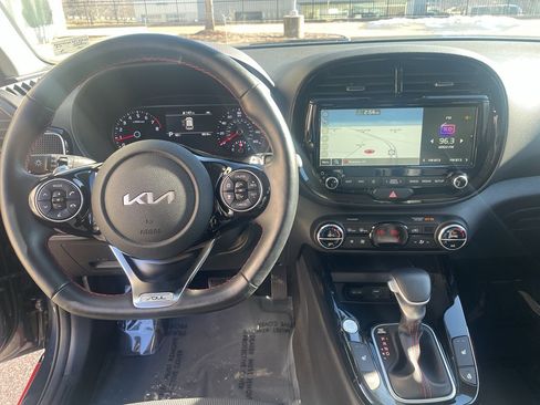 Used 2022 Kia Soul Turbo image 16