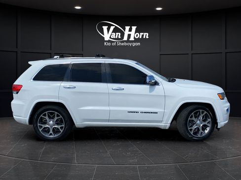 Used 2020 Jeep Grand Cherokee Overland AWD/4WD image 8