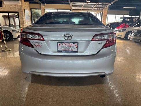 Used 2012 Toyota Camry SE FWD image 6