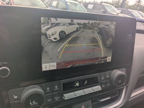 Used 2024 Toyota Grand Highlander AWD image 9