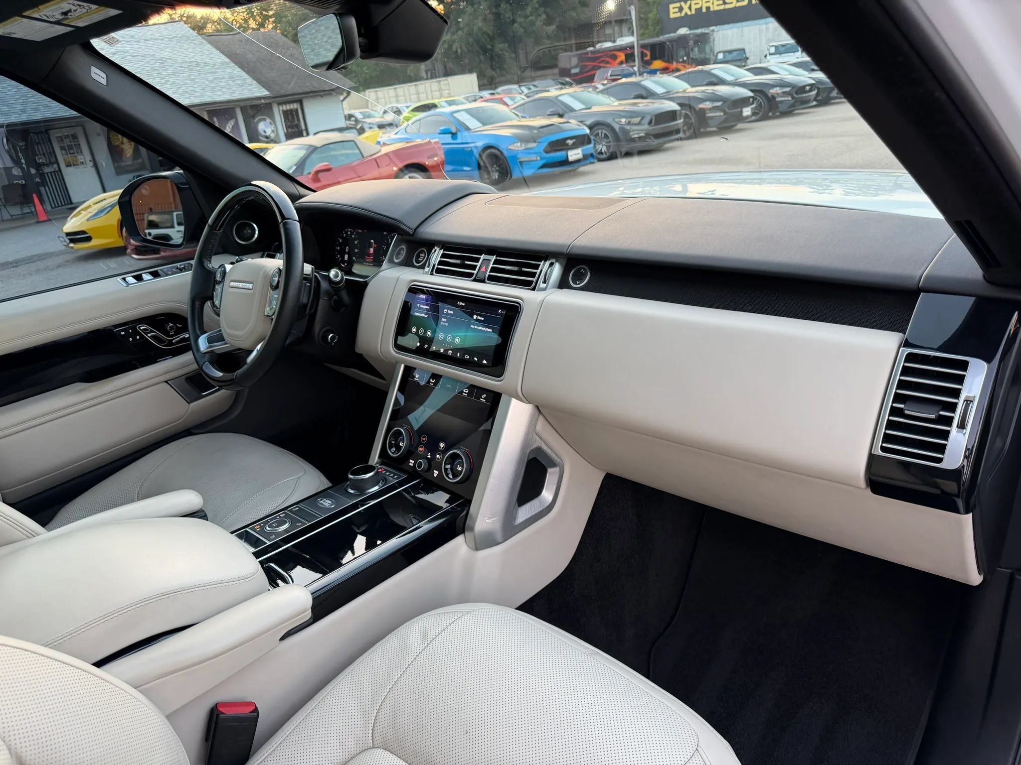 Used 2021 Land Rover Range Rover P525 Westminster Edition AWD/4WD image 19