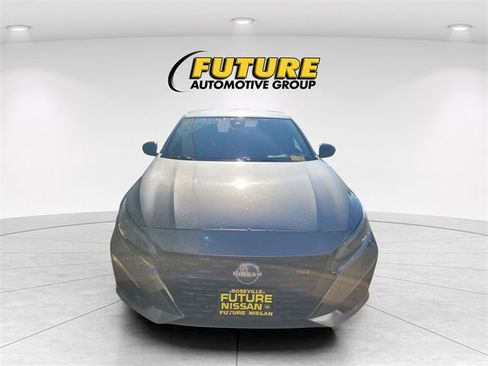 Certified 2024 Nissan Altima 2.5 SR image 2