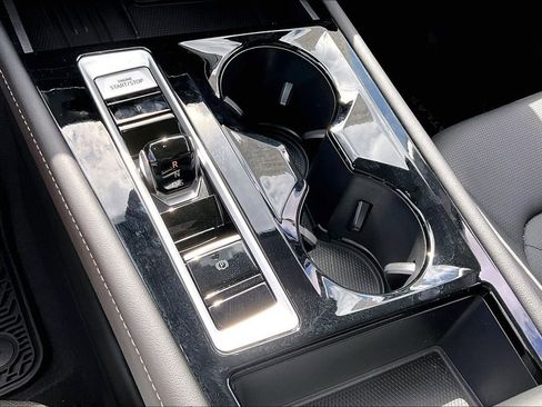 Certified 2026 Volkswagen Atlas SEL Premium R-Line image 28