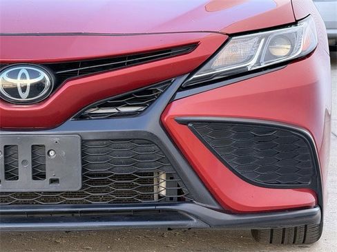 Used 2021 Toyota Camry SE image 8