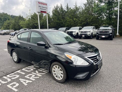 Used 2017 Nissan Versa S Plus FWD image 1