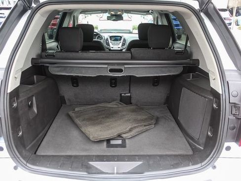 Used 2017 Chevrolet Equinox LS FWD image 34