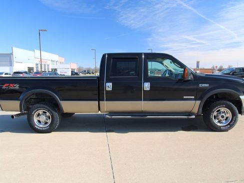 Used 2004 Ford F250 Lariat image 4