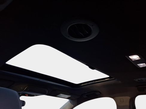 Used 2022 Buick Enclave Essence w/ Experience Buick Package image 11