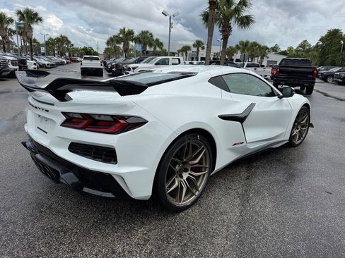 New 2025 Chevrolet Corvette Z06 w/ Z07 Performance Package RWD image 8