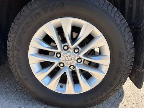 Used 2016 Lexus GX 460 w/ Premium Package AWD/4WD image 12