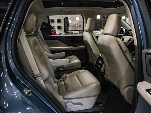 Used 2021 Lincoln Aviator Reserve w/ Elements Package Plus AWD/4WD image 32