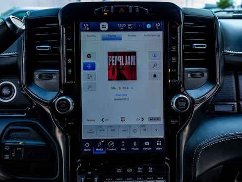 Used 2024 RAM 3500 Limited image 26