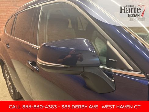 Used 2021 Toyota Highlander XLE image 54