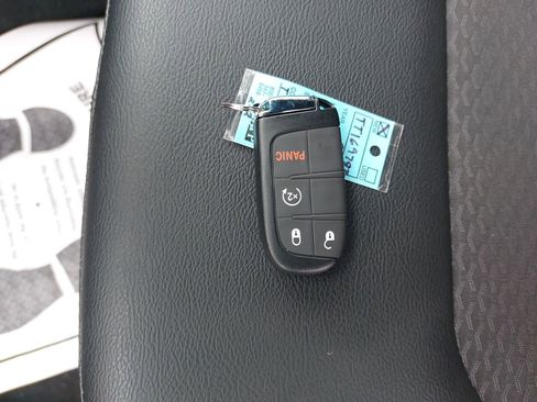 New 2026 Jeep Compass Latitude image 37