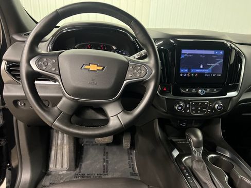 Used 2023 Chevrolet Traverse LT w/ LT Premium Package AWD/4WD image 19