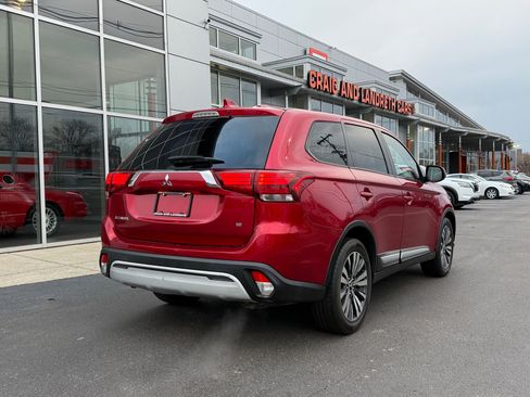 Used 2020 Mitsubishi Outlander SE image 4