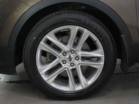 Used 2016 Ford Explorer XLT w/ Equipment Group 202A image 32