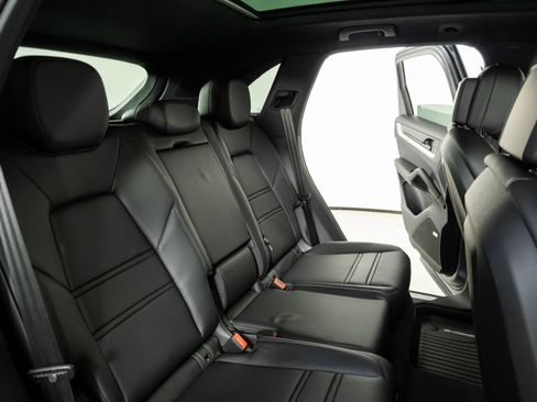 New 2026 Porsche Cayenne AWD/4WD image 23