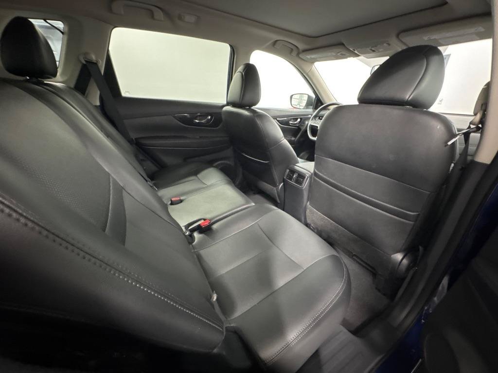 Used 2017 Nissan Rogue SL w/ SL Premium Package FWD image 11