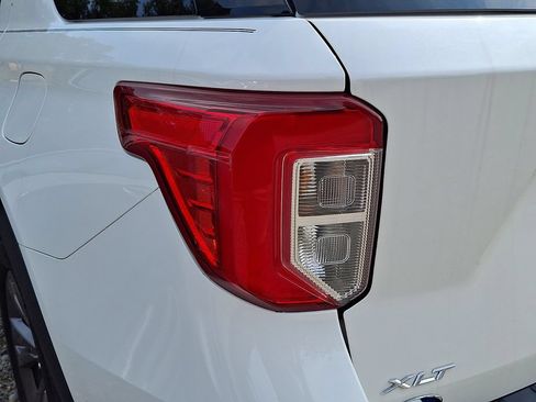 Used 2024 Ford Explorer XLT w/ Equipment Group 202A AWD/4WD image 9