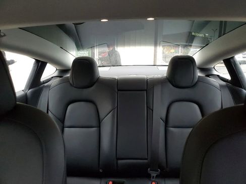 Used 2021 Tesla Model 3 Standard Range Plus image 24