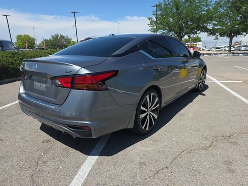 Used 2022 Nissan Altima 2.5 SR FWD image 7