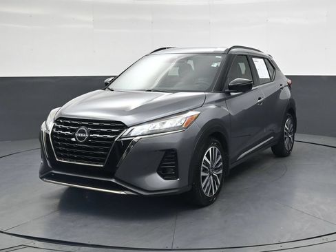 Used 2023 Nissan Kicks SR w/ SR Premium Package FWD image 14