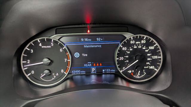 Used 2025 Nissan Altima 2.5 SV FWD image 24