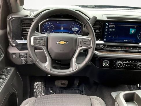 Used 2024 Chevrolet Silverado 1500 LT image 8