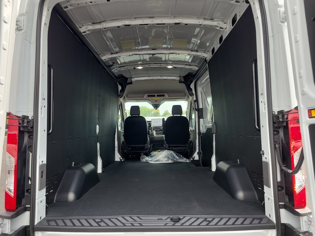 New 2026 Ford Transit 250 148 Medium Roof w/ Load Area Protection Package RWD image 12