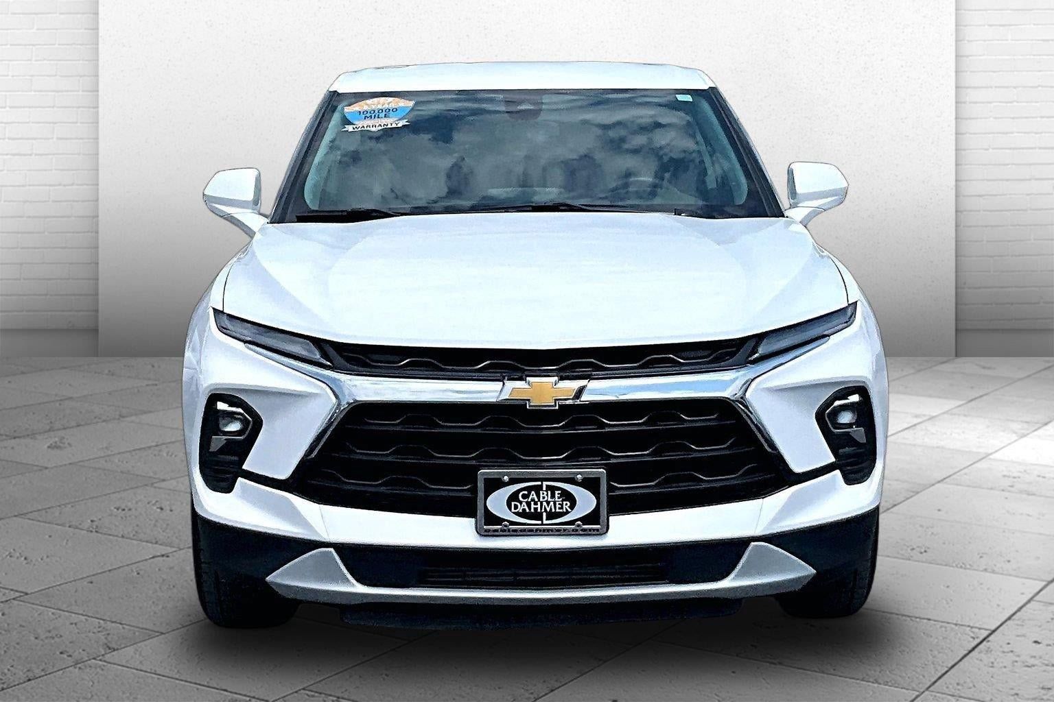 Used 2025 Chevrolet Blazer LT AWD/4WD image 2