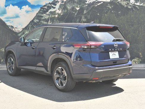 Used 2026 Nissan Rogue SV AWD/4WD image 9
