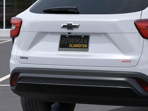 New 2026 Chevrolet Trax RS w/ Sunroof Package FWD image 16